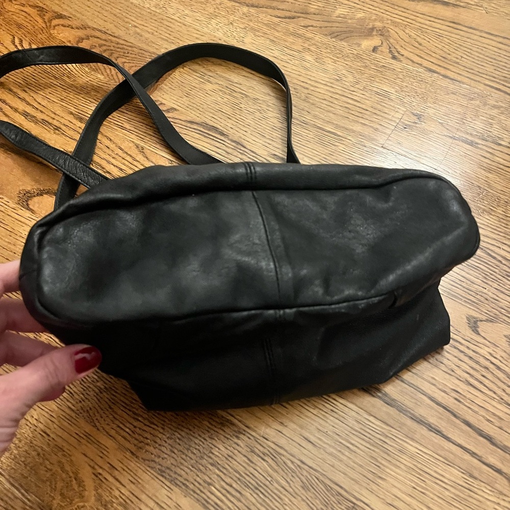 Giana Bernini Black Leather Shoulder Bag - Picture 6 of 13
